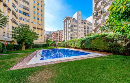 Grand appartement 4 chambres à Torremolinos, piscine commune : photo 7