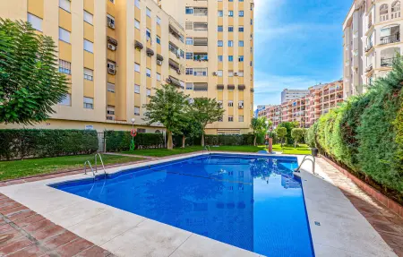 Grand appartement 4 chambres à Torremolinos, piscine commune : photo 8