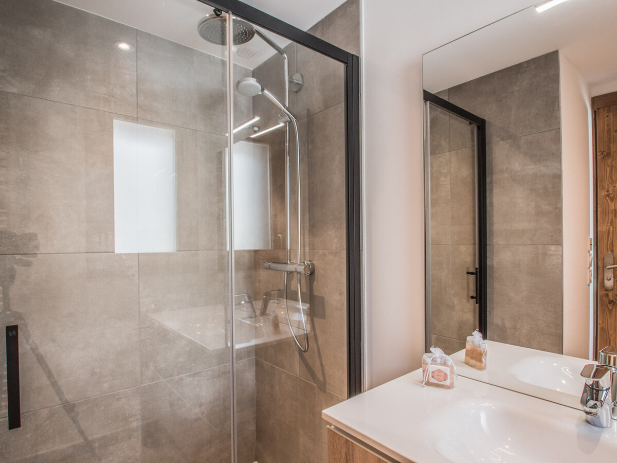 Duplex 3★ 74m² pour 6 pers, parking privé, Chamonix - Photo 11