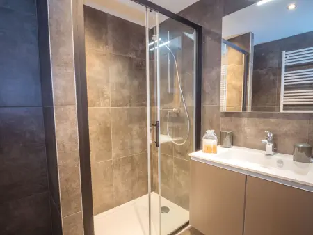 Appartement 35 m² avec balcon vue Brévent et parking à Chamonix : photo 5