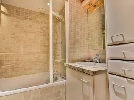 T4 87m² aux Gets, 8 pers, terrasse sud-ouest et parking : photo 9