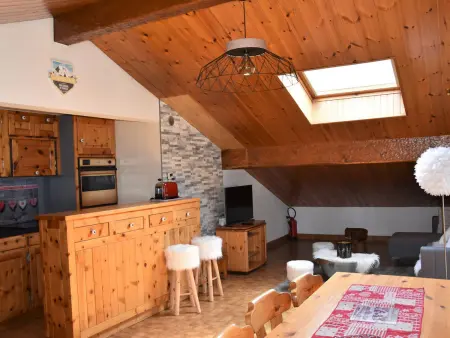 Location appartement à Pralognan la Vanoise, Chaleureux Appartement 3 Pièces à 400m du Téléphérique