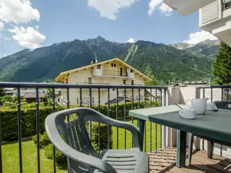Appartement 3 étoiles 45m² avec balcon vue Brévent, Chamonix : photo 4