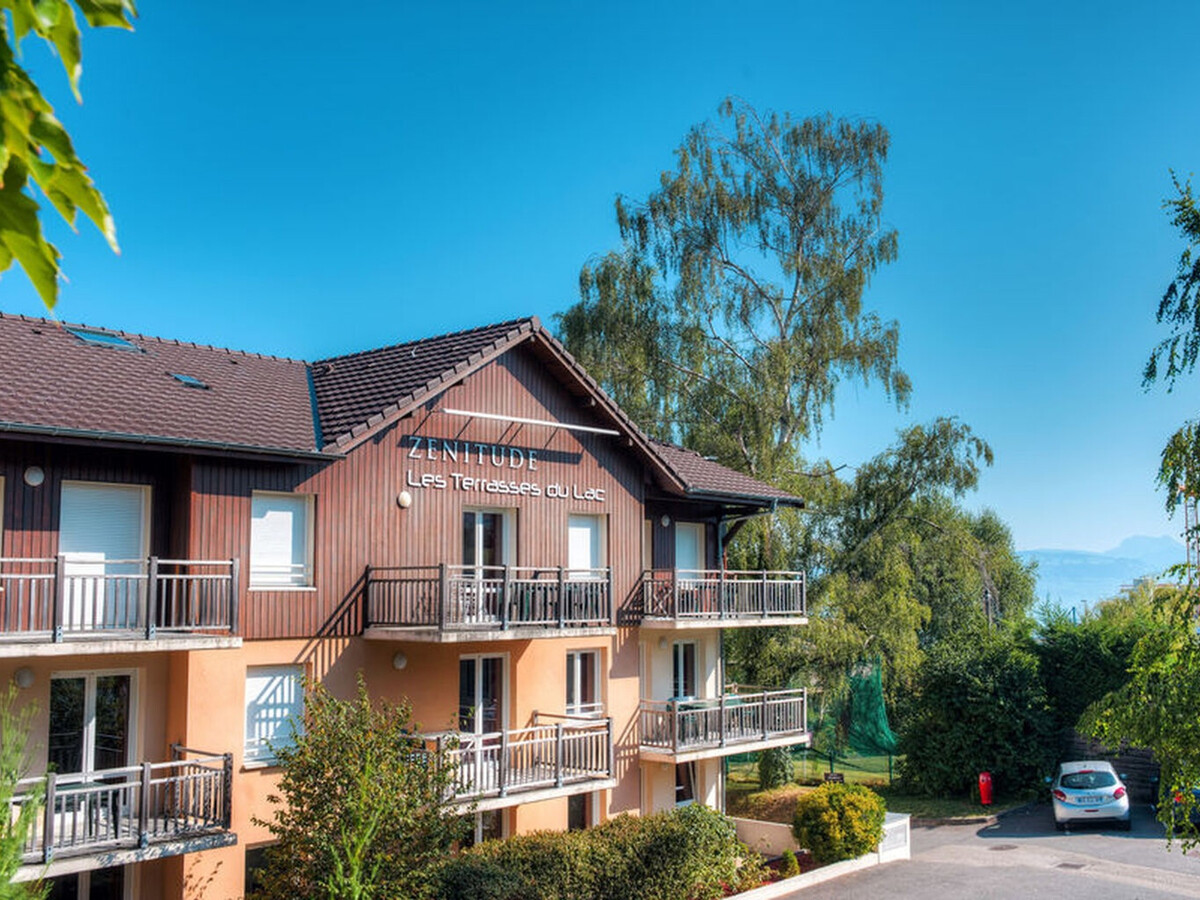 Appartement vue lac Léman, piscine et balcon à Évian - Photo 9