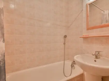Appartement 6 pers au pied des pistes Pleney, balcon sud : photo 6