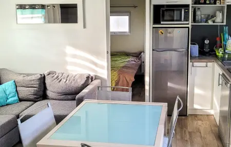 Mobil Home 4 personnes avec accès piscines chauffées : photo 4