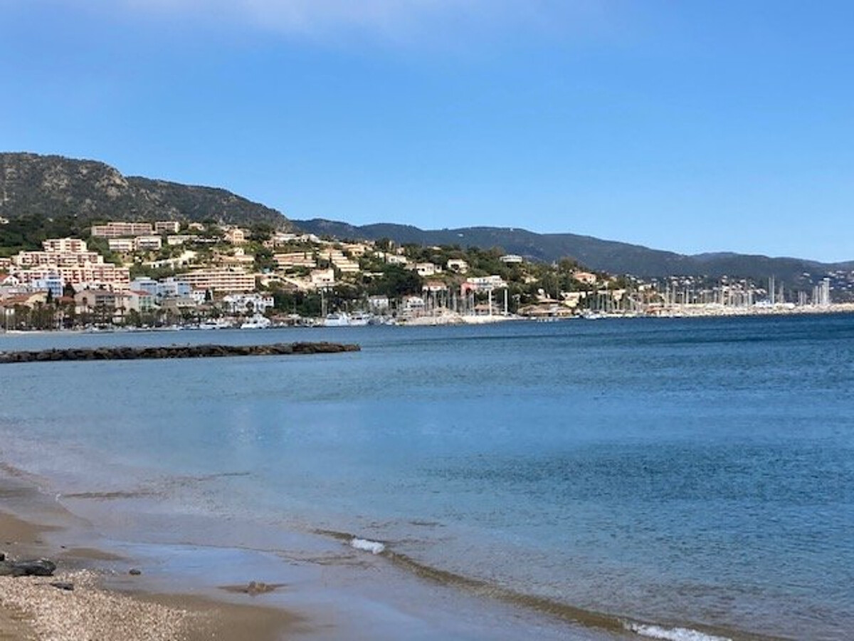 T2 climatisé au Lavandou, à deux pas de la plage - Photo 11