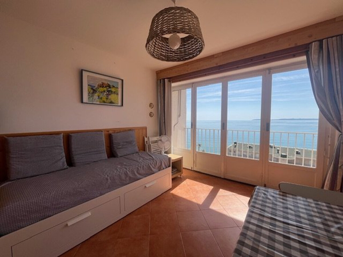 Studio 8ème étage vue mer Le Lavandou - Photo 3