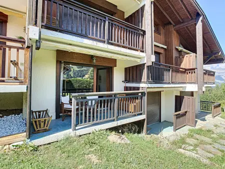 Appartement 2P rénové à Combloux, terrasse et casier à ski : photo 10