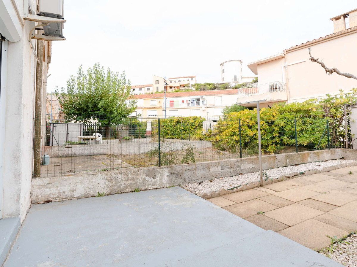 T3 climatisé rénové, 150m plage, terrasse et parking - Photo 12