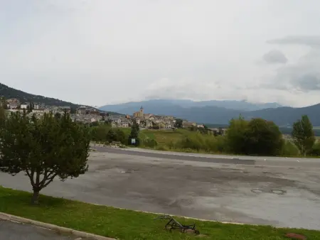 Appartement T2 aux Angles, balcon sud-est et parking privé : photo 4
