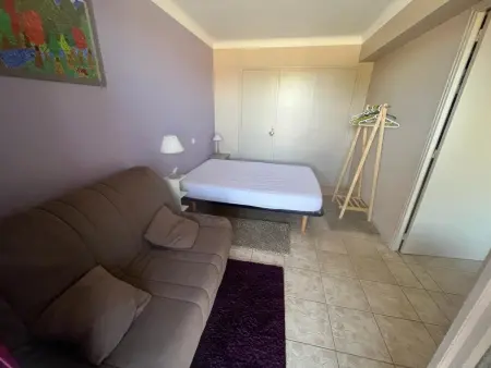 Appartement T2 aux Angles, balcon sud-est et parking privé : photo 7