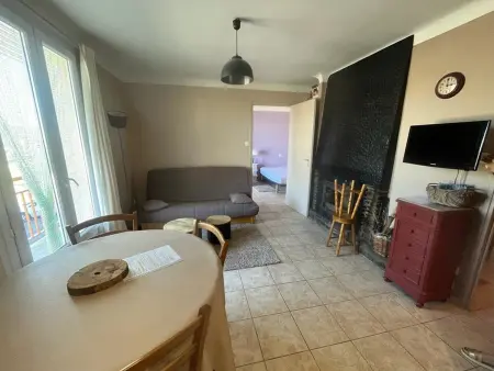 Appartement T2 aux Angles, balcon sud-est et parking privé : photo 8