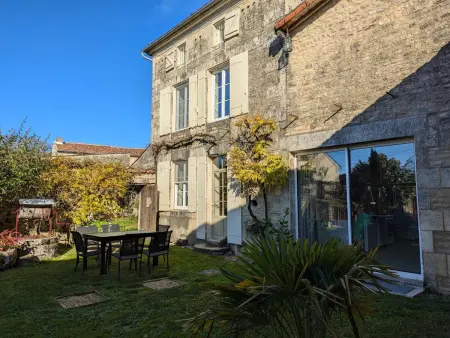 Maison indépendante en pierre, 3 chambres, WiFi et Parking près de Villefagnan - Photo 3