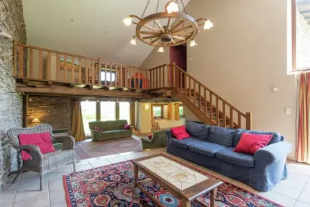 Gîte Jevigné : 5 chambres, forêt ardennaise, 8 km des pistes : photo 2