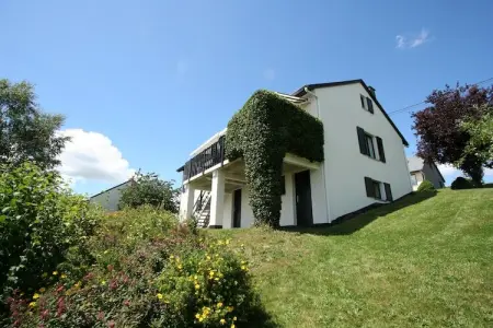 Maison Carpe Diem à Nadrin, vue panoramique et loisirs
