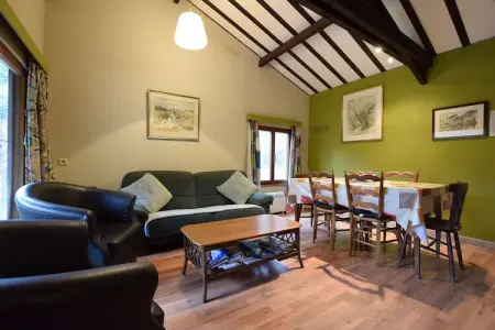 Location chalet à Bouillon Noirefontaine, Chalet forestier avec étangs