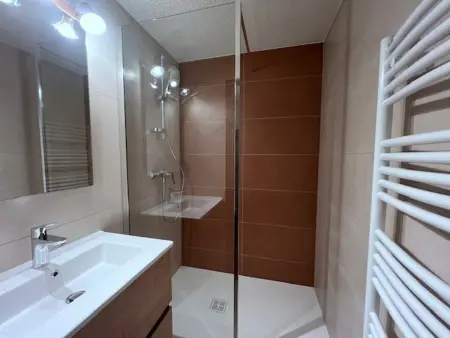 Appart 4 pers centre La Clusaz, parking couvert : photo 6