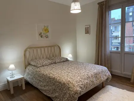 Appartement Liberté à Moulins : balcon, draps inclus : photo 4