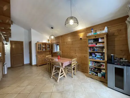 Location appartement à Les Carroz d'Arâches, 4 pièces 6 pers : proche spa, ski bus, parking, WIFI