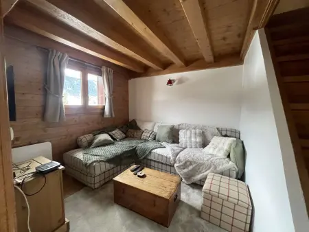 Appart 4 pièces 6 pers aux Carroz : balcon sud-est, ski à 1,9 km : photo 3
