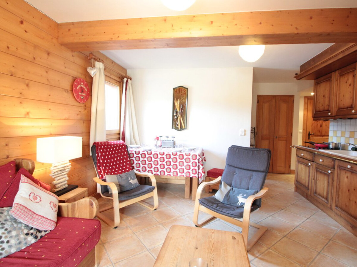 Appartement 6 pers aux Carroz, balcon et accès skis - Photo 2