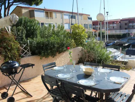 T2 cabine avec terrasse Sud et parking à Saint-Cyprien, accès Marina : photo 2