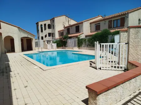T2 cabine avec terrasse Sud et parking à Saint-Cyprien, accès Marina : photo 3