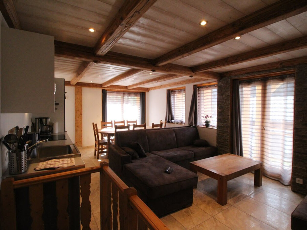 Spacieux appartement 5 pièces près des pistes, jusqu'à 12 personnes, parking et balcons - Photo 2