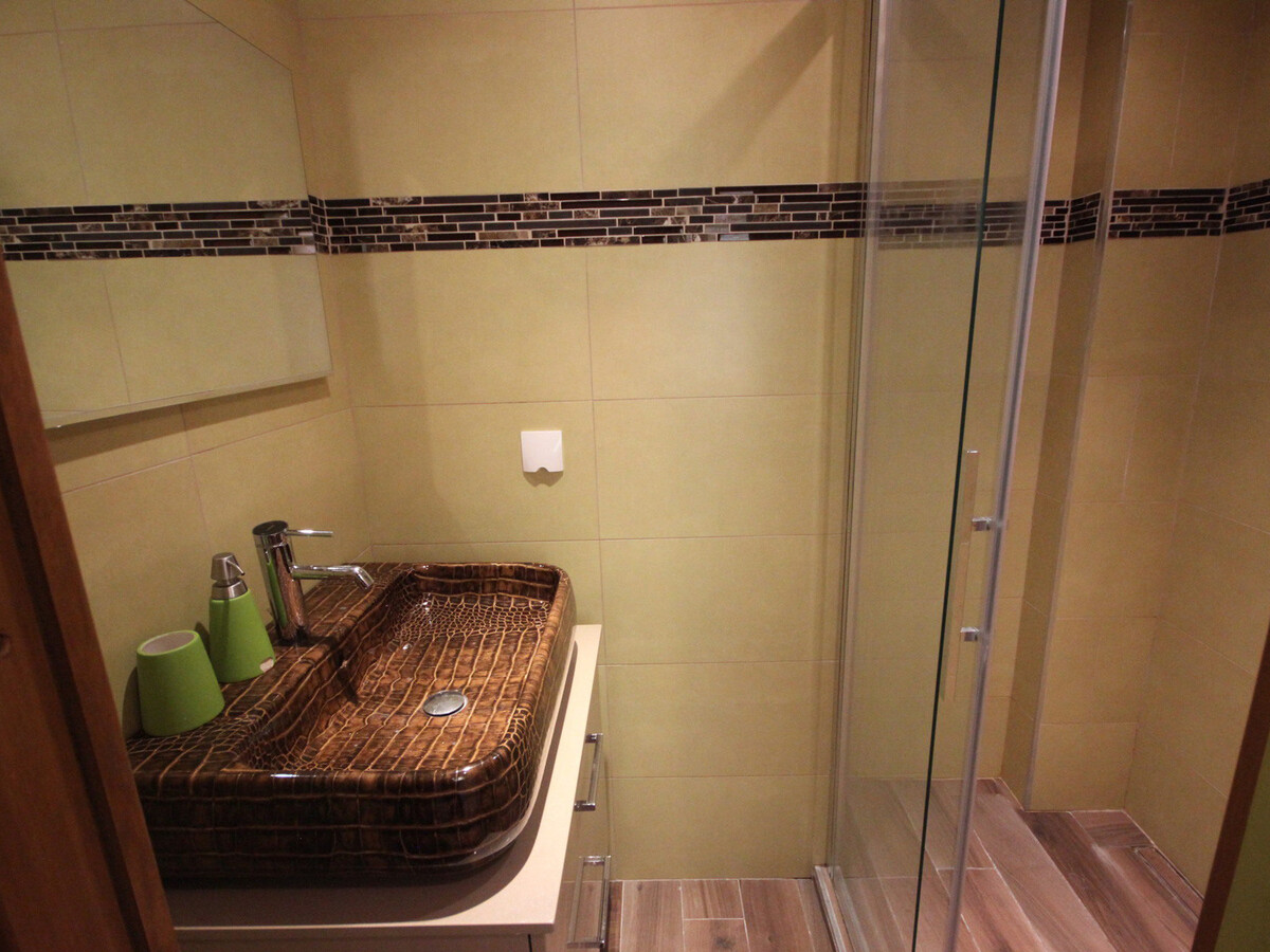 Spacieux appartement 5 pièces près des pistes, jusqu'à 12 personnes, parking et balcons - Photo 9