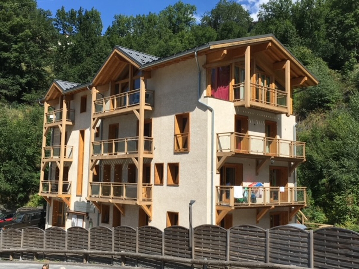 Spacieux appartement 5 pièces près des pistes, jusqu'à 12 personnes, parking et balcons - Photo 12
