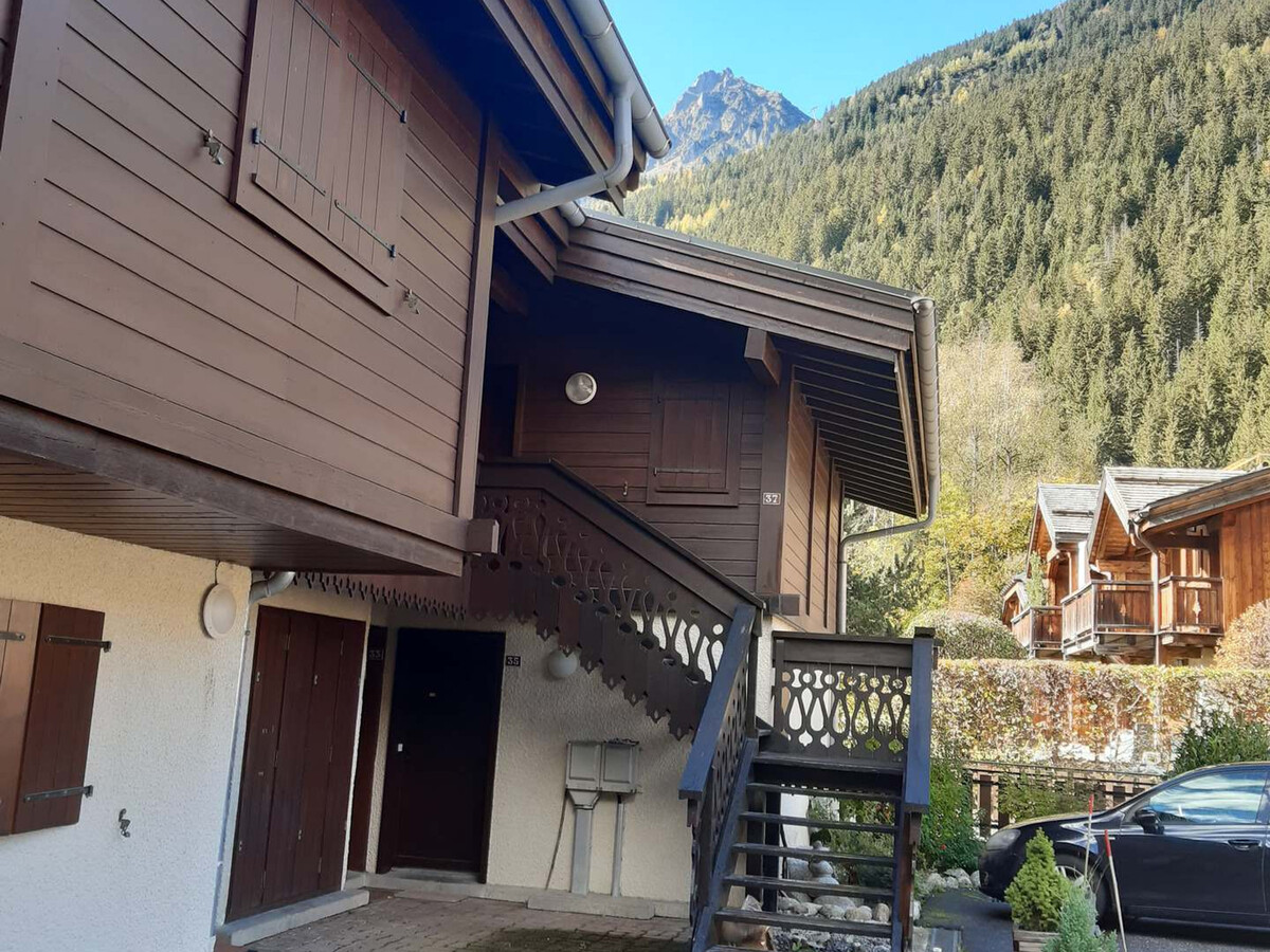 T2 rez-de-jardin Chamonix, vue Mont-Blanc et parking - Photo 10