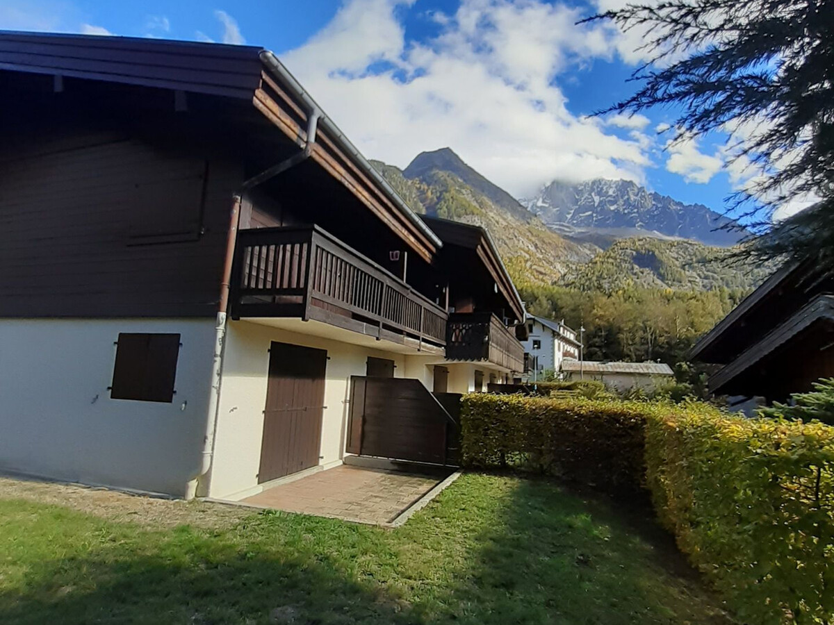 T2 rez-de-jardin Chamonix, vue Mont-Blanc et parking - Photo 12
