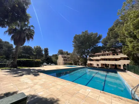 Location appartement à Saint Raphaël, Appartement 3P en rez-de-jardin avec piscine et parking, à 600m de la plage - Saint-Raphaël