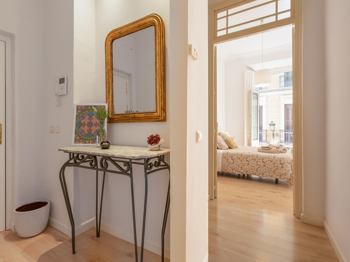 Appartement face à la Cathédrale, rue Molina Lario - Photo 4