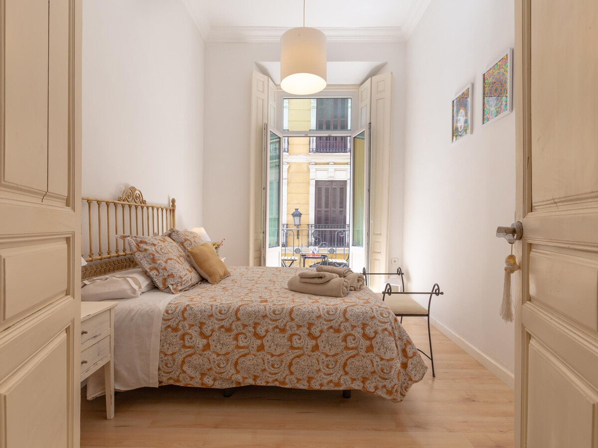 Appartement face à la Cathédrale, rue Molina Lario - Photo 5
