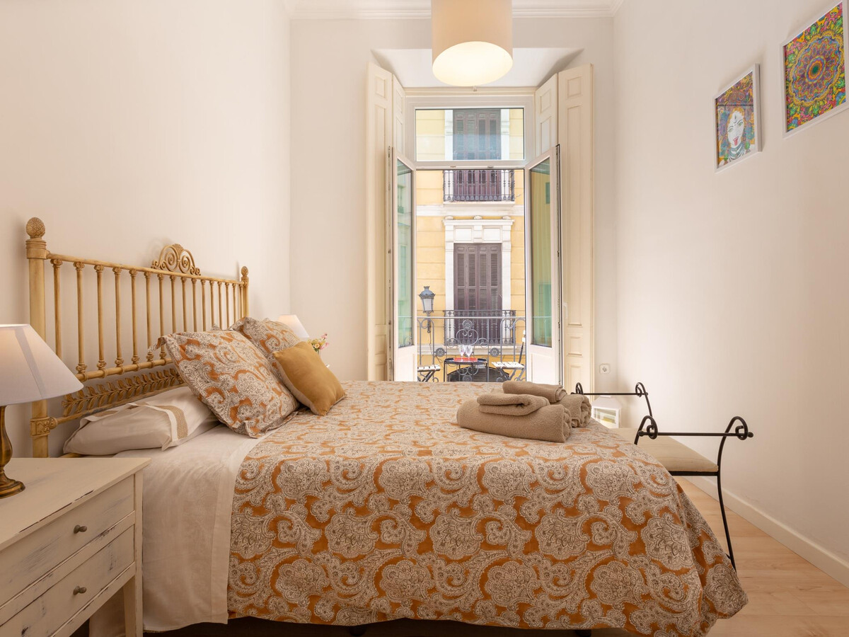 Appartement face à la Cathédrale, rue Molina Lario - Photo 6