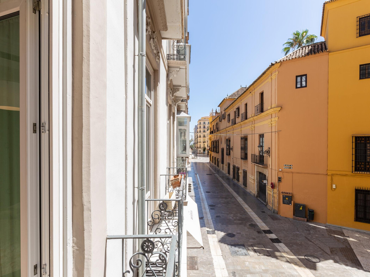 Appartement face à la Cathédrale, rue Molina Lario - Photo 9
