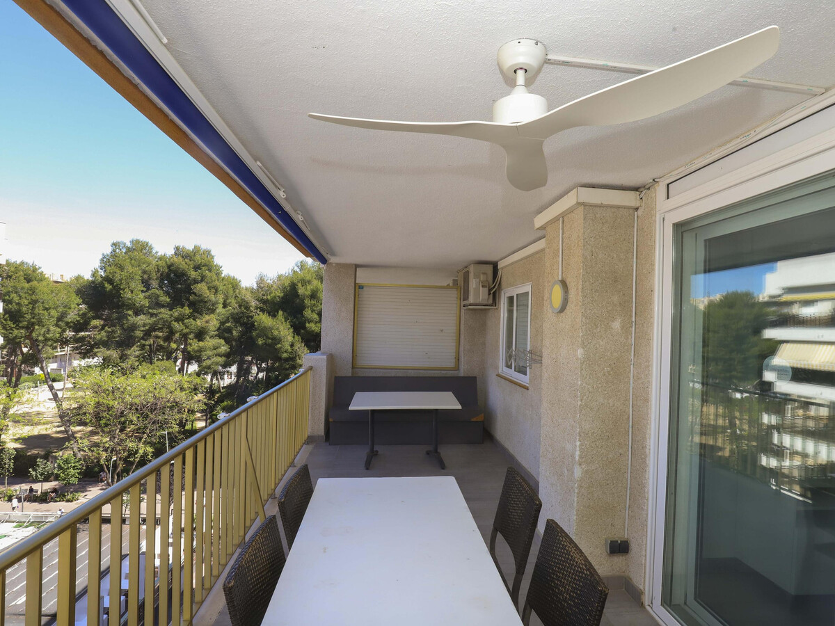 Appartement contemporain 2ch, terrasse et piscine à Salou - Photo 2