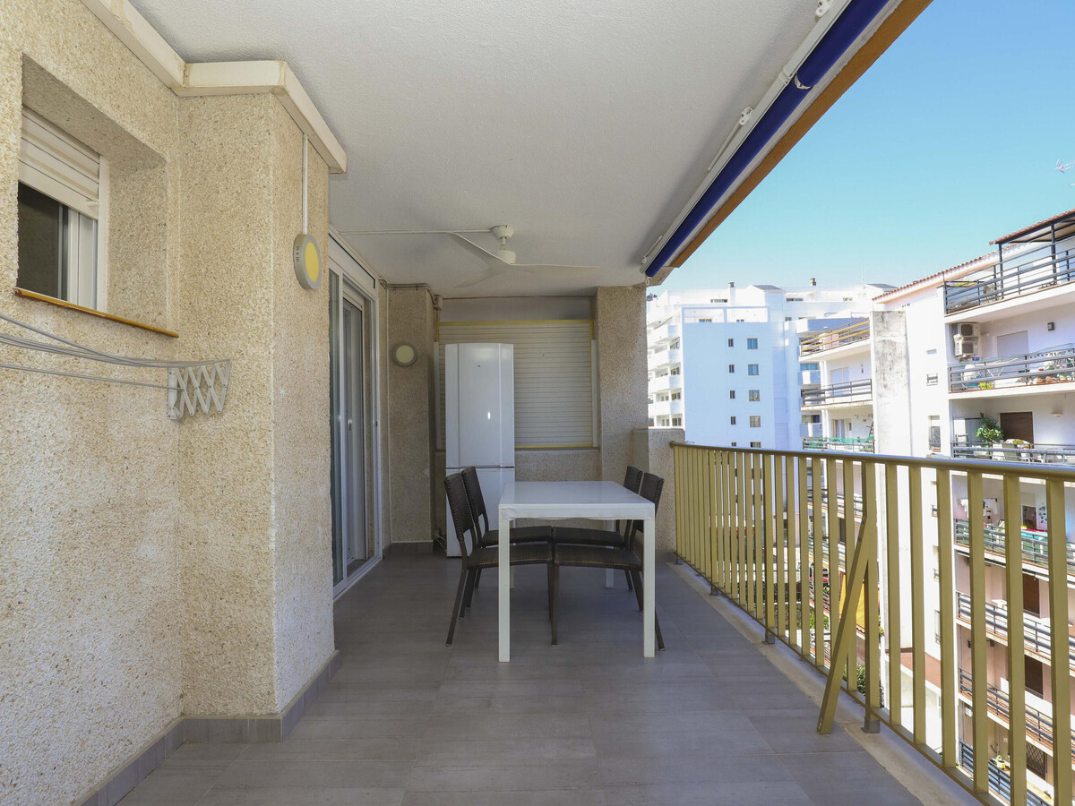 Appartement contemporain 2ch, terrasse et piscine à Salou - Photo 3