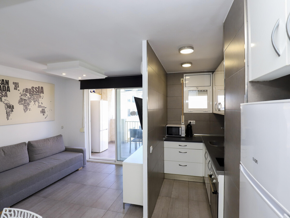 Appartement contemporain 2ch, terrasse et piscine à Salou - Photo 6