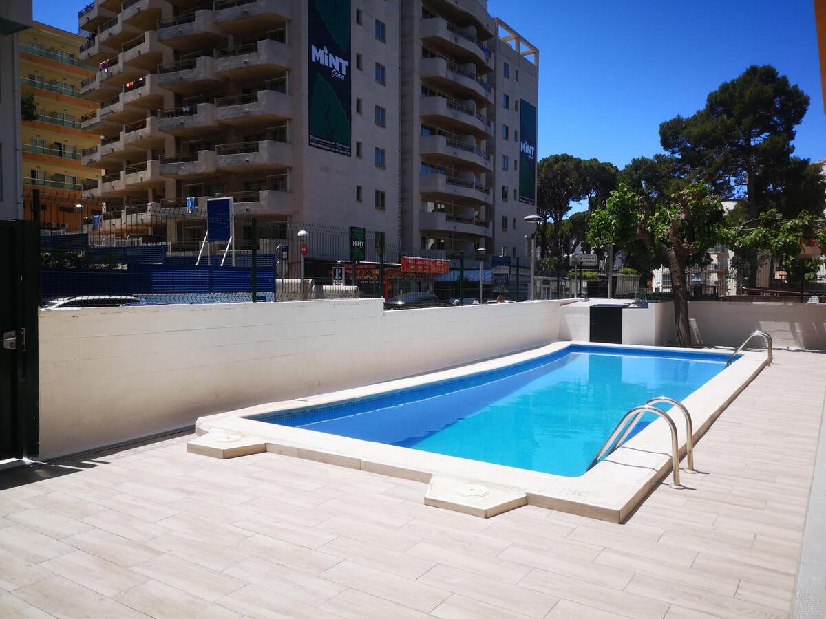 Appartement contemporain 2ch, terrasse et piscine à Salou - Photo 17