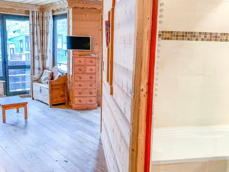 Studio rénové aux pieds des pistes à Tignes, balcon Sud : photo 6