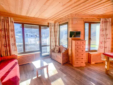 Studio rénové aux pieds des pistes à Tignes, balcon Sud : photo 9