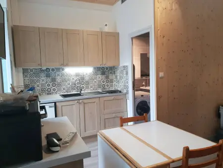 Location appartement à Cauterets, Studio rénové central, à 50 m du télécabine, 2-4 pers