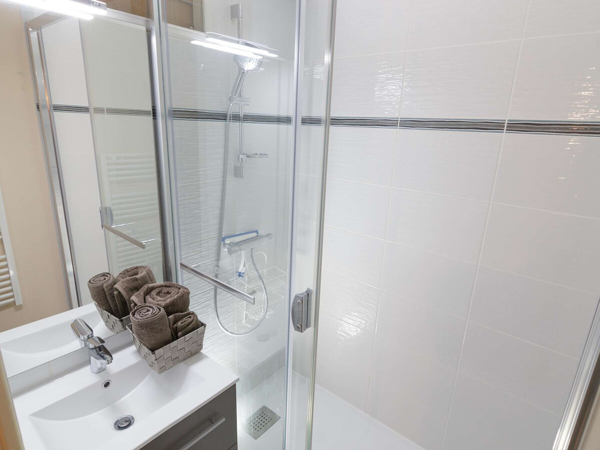 Appartement 6 personnes Saint-Lary, balcon montagne et parking - Photo 8