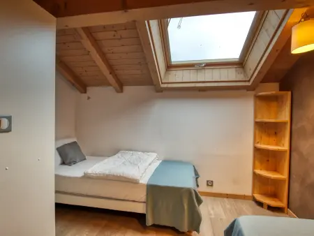 Duplex 2 chambres, grande terrasse vue montagnes : photo 9