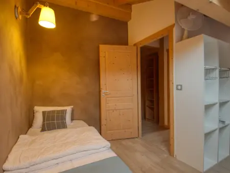 Duplex 2 chambres, grande terrasse vue montagnes : photo 10