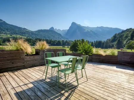 Duplex 2 chambres, grande terrasse vue montagnes : photo 16