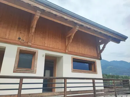 Duplex 2 chambres, grande terrasse vue montagnes : photo 17